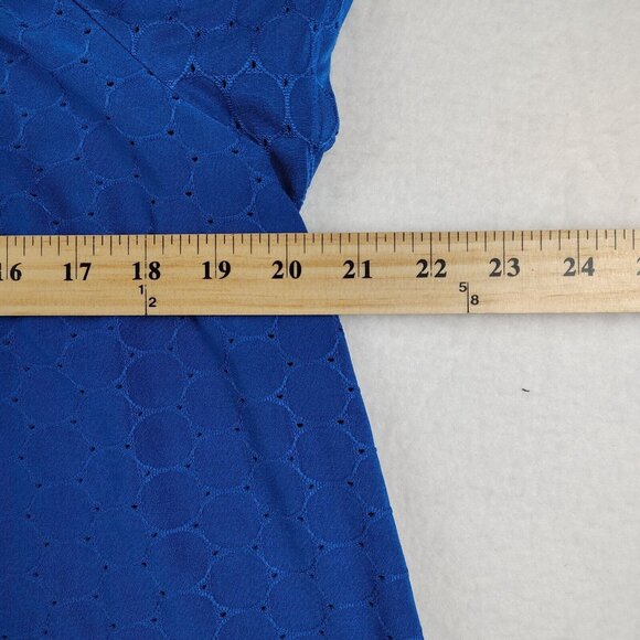 Kim and Cami Blue Embroidered Puff Cap Sleeve Shirt Sz L - Picture 7 of 8